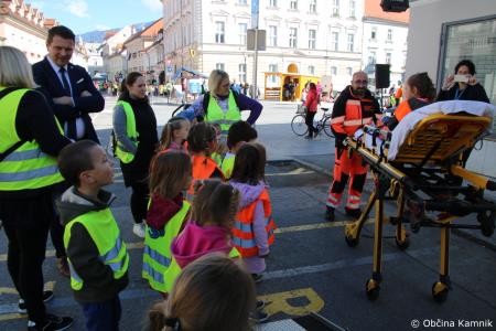 Tudi otroci kamniških šol in vrtcev so bili danes trajnostno povezavi  (84)